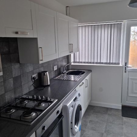 3 Bedroom House-Ellesmere Port Exterior foto