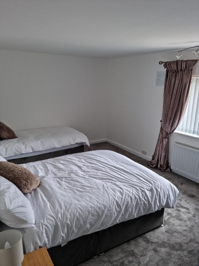 3 Bedroom House-Ellesmere Port Exterior foto