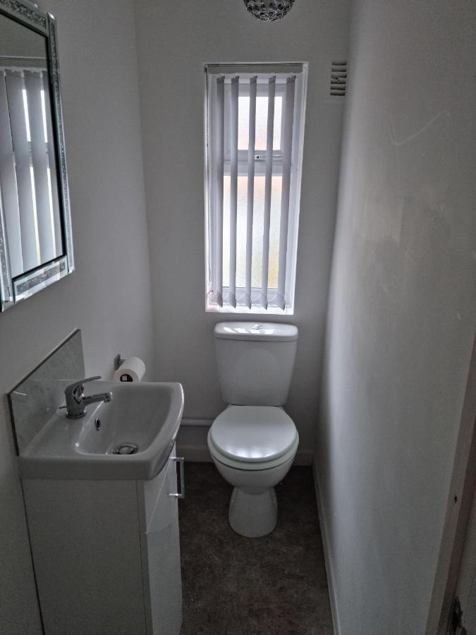 3 Bedroom House-Ellesmere Port Exterior foto